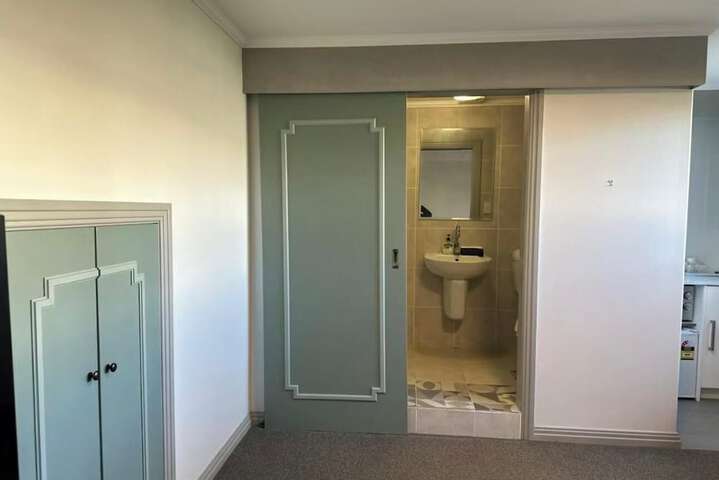 Room 21 of 70