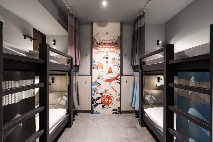 Room 9 of 79