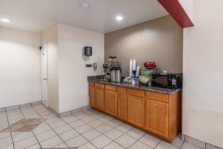 Breakfast/Coffee Service 21 of 29