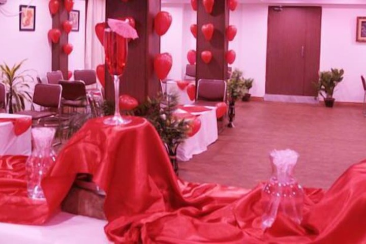 Ballroom/Hall 27 of 33