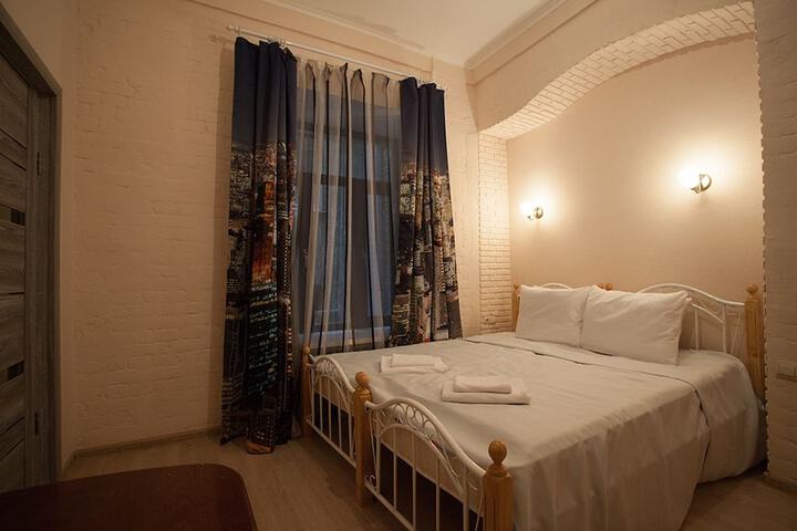 Room 6 of 14