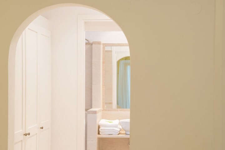 Room 11 of 72