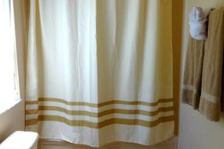Room 4 of 20