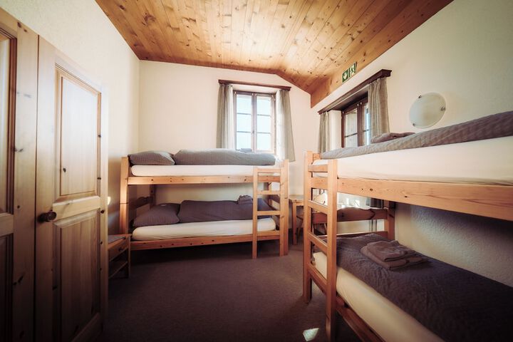 Room 12 of 28