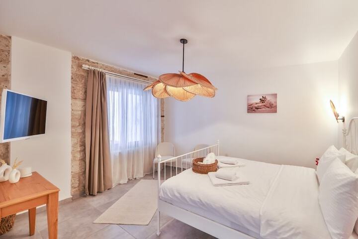 Room 20 of 93