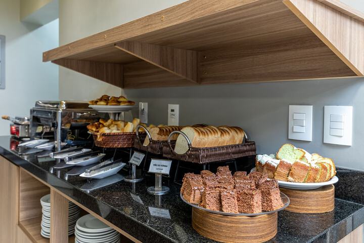 Breakfast/Coffee Service 34 of 40