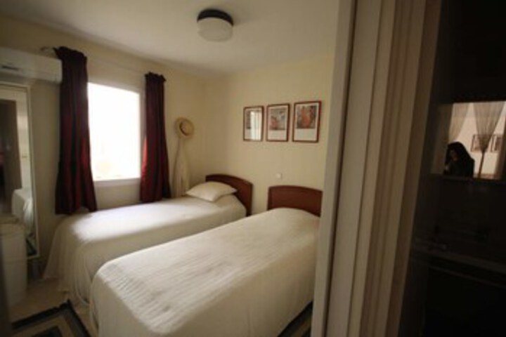 Room 29 of 32