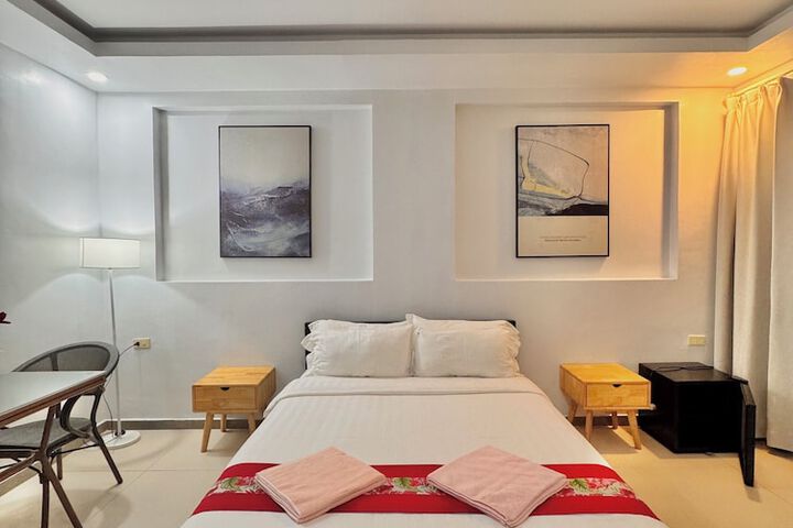 Room 28 of 64
