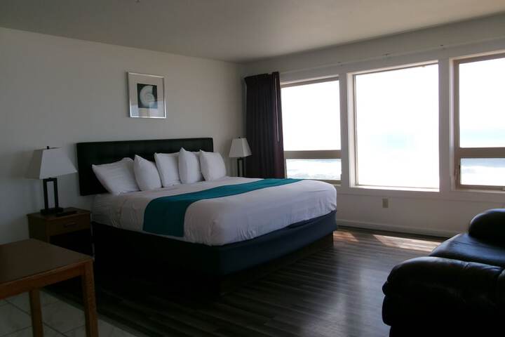 Room 34 of 165