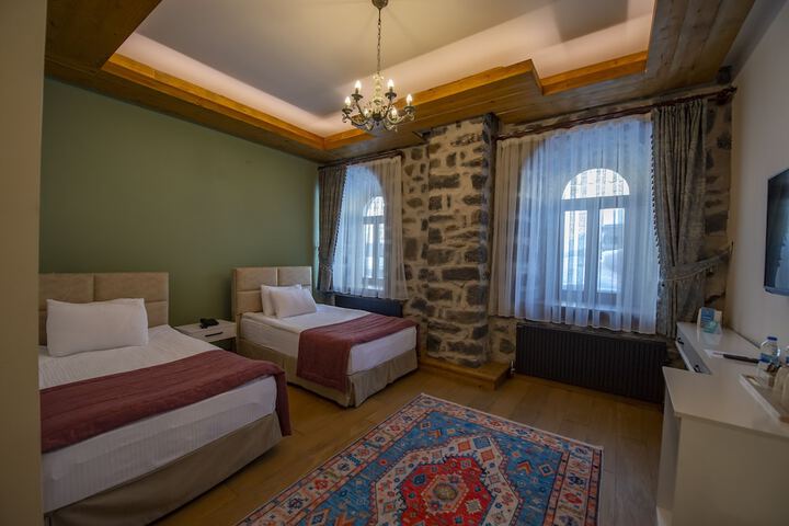 Room 7 of 36