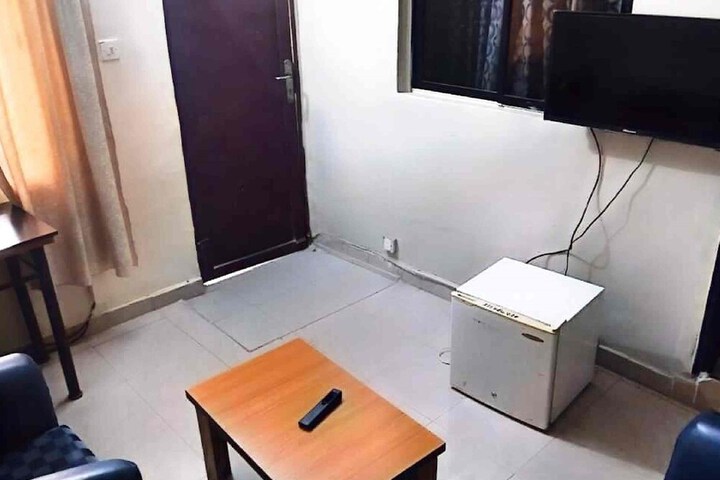 Room 10 of 27