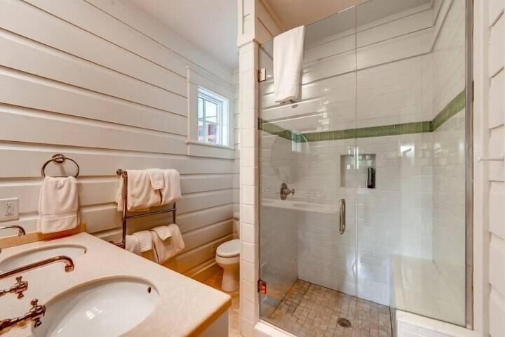Room 15 of 20