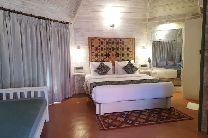 Room 8 of 32