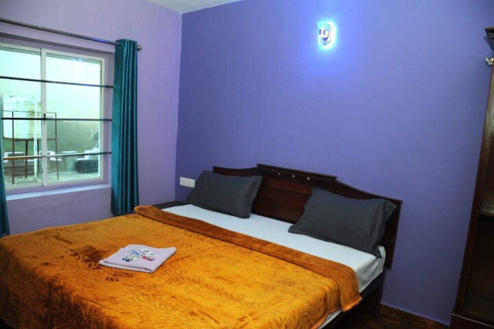 Room 9 of 26