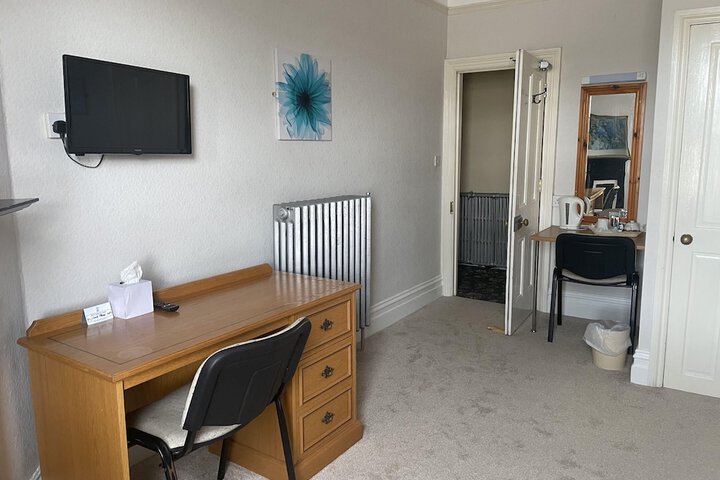 Room 21 of 77