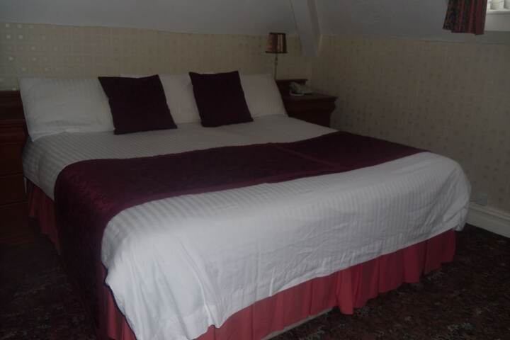 Room 14 of 65