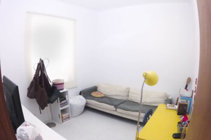 Room 11 of 40