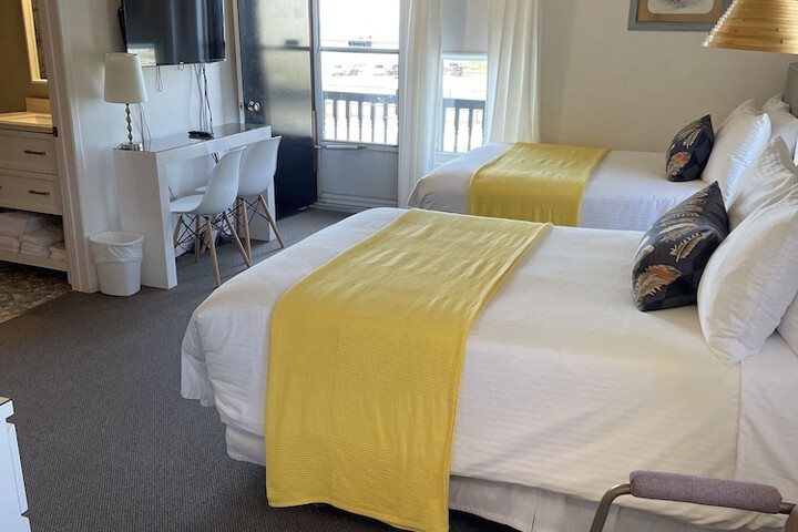 Room 6 of 73