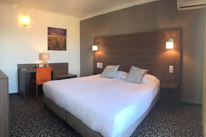 Room 13 of 87