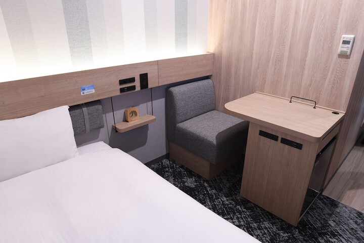 Room 7 of 19