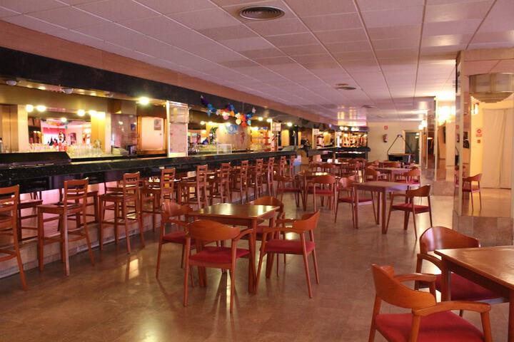 Lounge 60 of 80