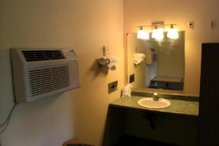Room 8 of 12