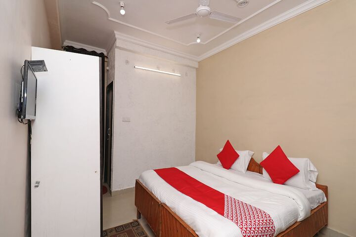 Room 9 of 25
