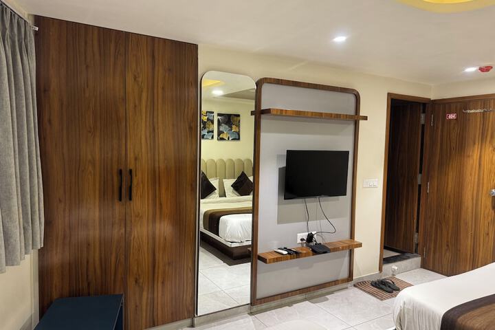 Room 42 of 55