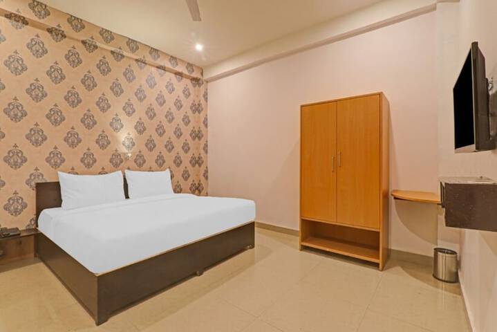 Room 4 of 14