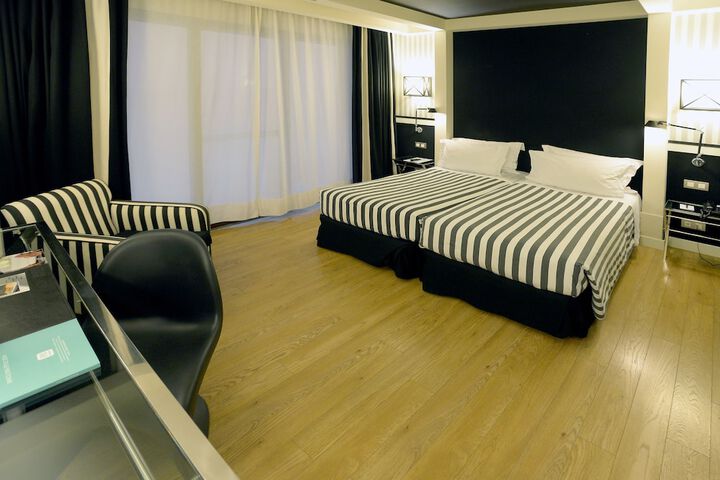 Room 26 of 117