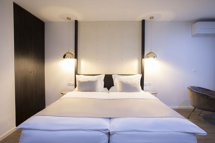 Room 10 of 53