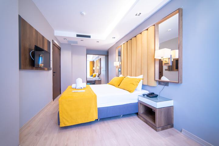Room 34 of 100