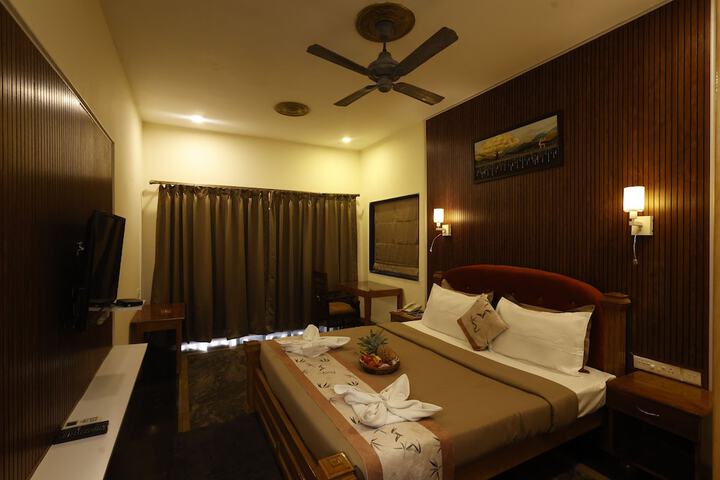 Room 27 of 100