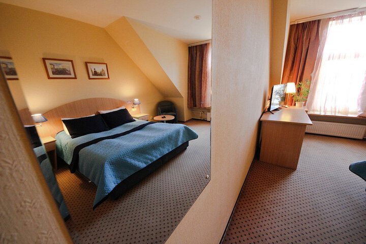 Room 36 of 72