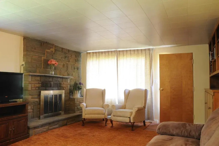 Room 3 of 10