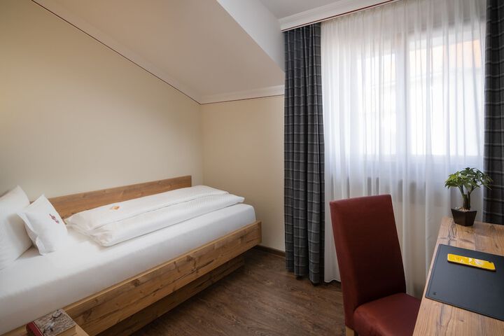 Room 15 of 51
