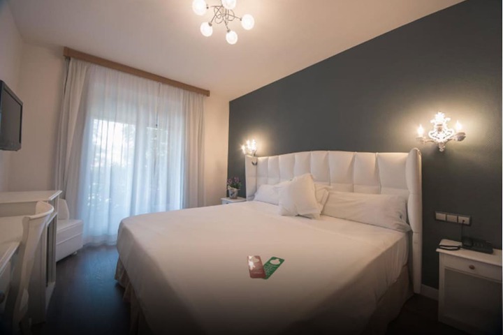 Room 27 of 70