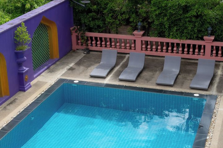 Pool 60 of 79