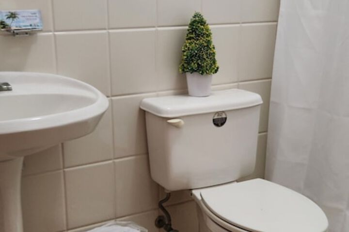 Room 35 of 48