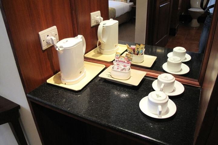 Breakfast/Coffee Service 9 of 18