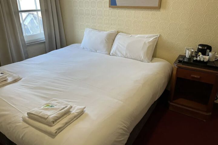 Room 19 of 61