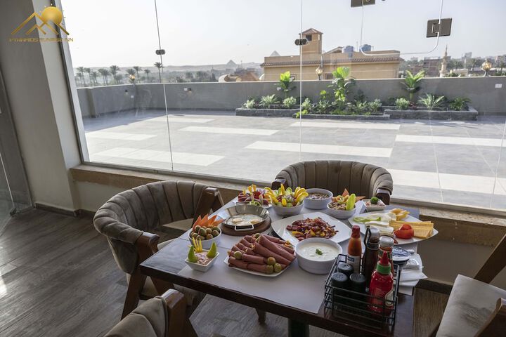 Breakfast/Coffee Service 105 of 183