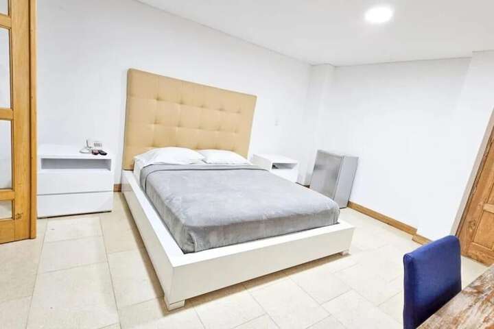 Room 8 of 41