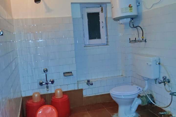 Room 12 of 23