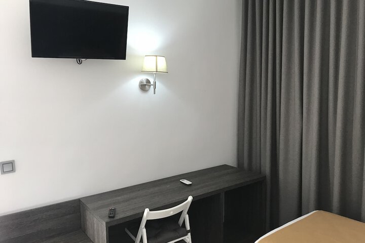 Room 13 of 34
