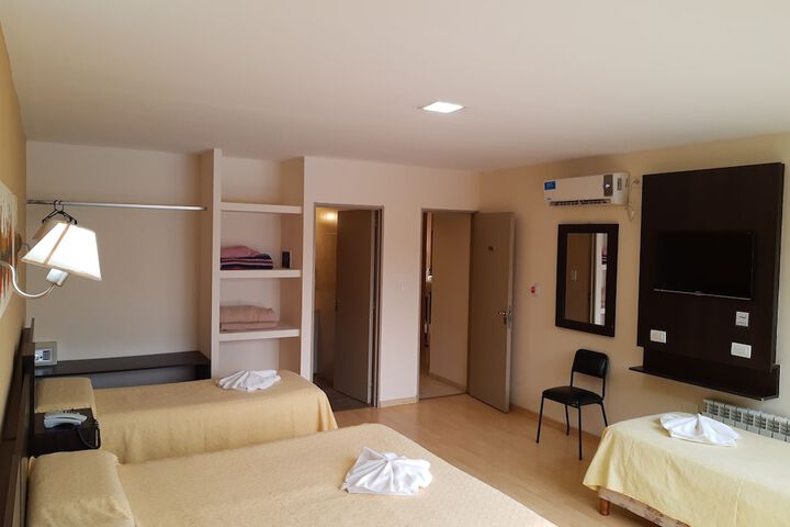 Room 6 of 25