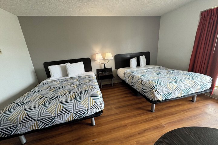 Room 8 of 20