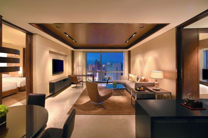 Room 17 of 105