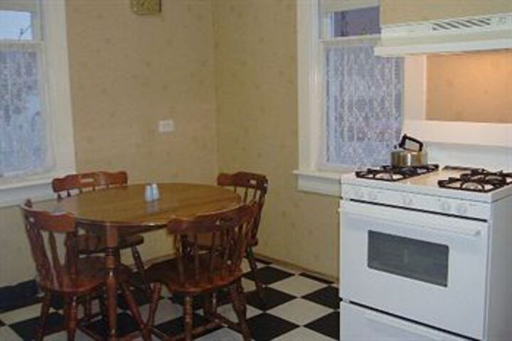 Room 5 of 6