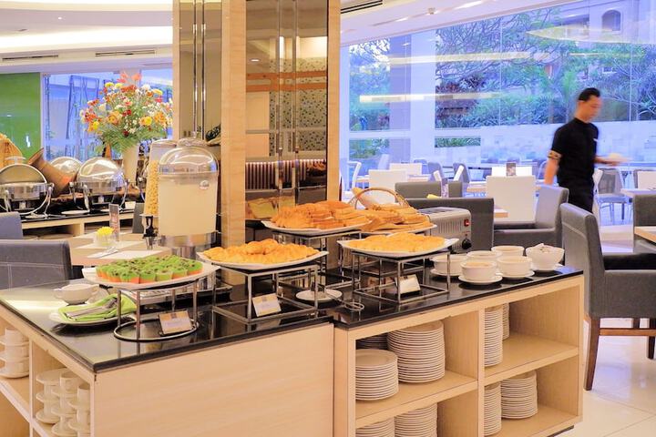 Dining 86 of 115